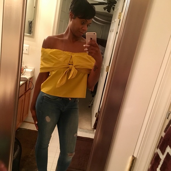 Gold off the shoulder blouse - Picture 2 of 4